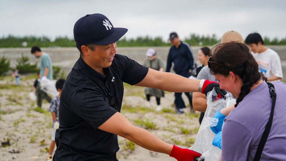 Exercise Valiant Shield 2024 - Bilateral beach clean-up