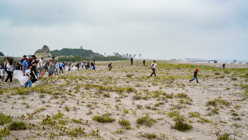 Exercise Valiant Shield 2024 - Bilateral beach clean-up