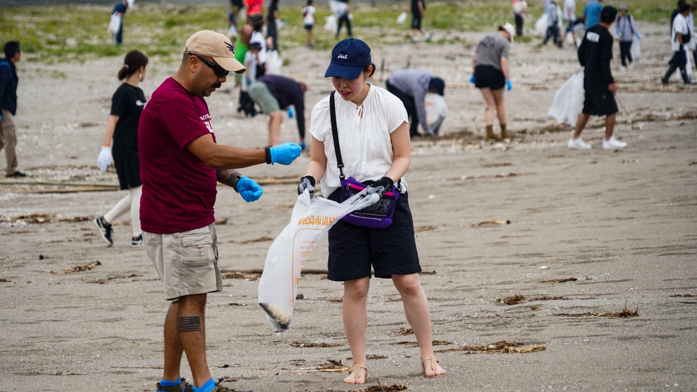 Exercise Valiant Shield 2024 - Bilateral beach clean-up