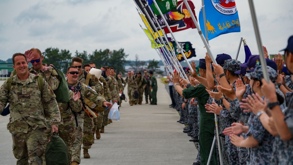 146CRT performs PAX terminal as 175FS departs Matsushima AB; Allies wish each other well