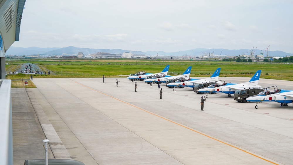 U.S. Service Members invited to watch Blue Impulse while at Matsushima AB for Valiant Shield