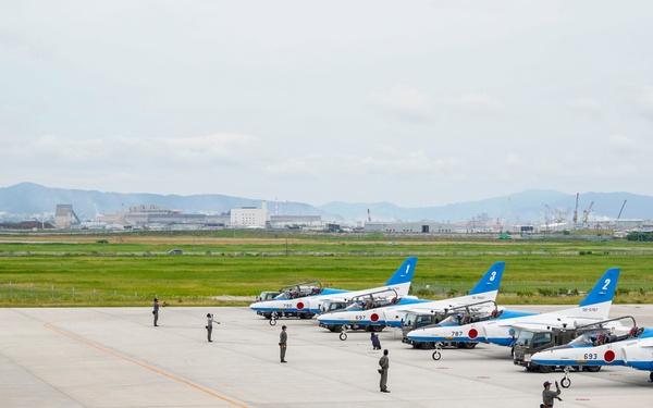 U.S. Service Members invited to watch Blue Impulse while at Matsushima AB for Valiant Shield