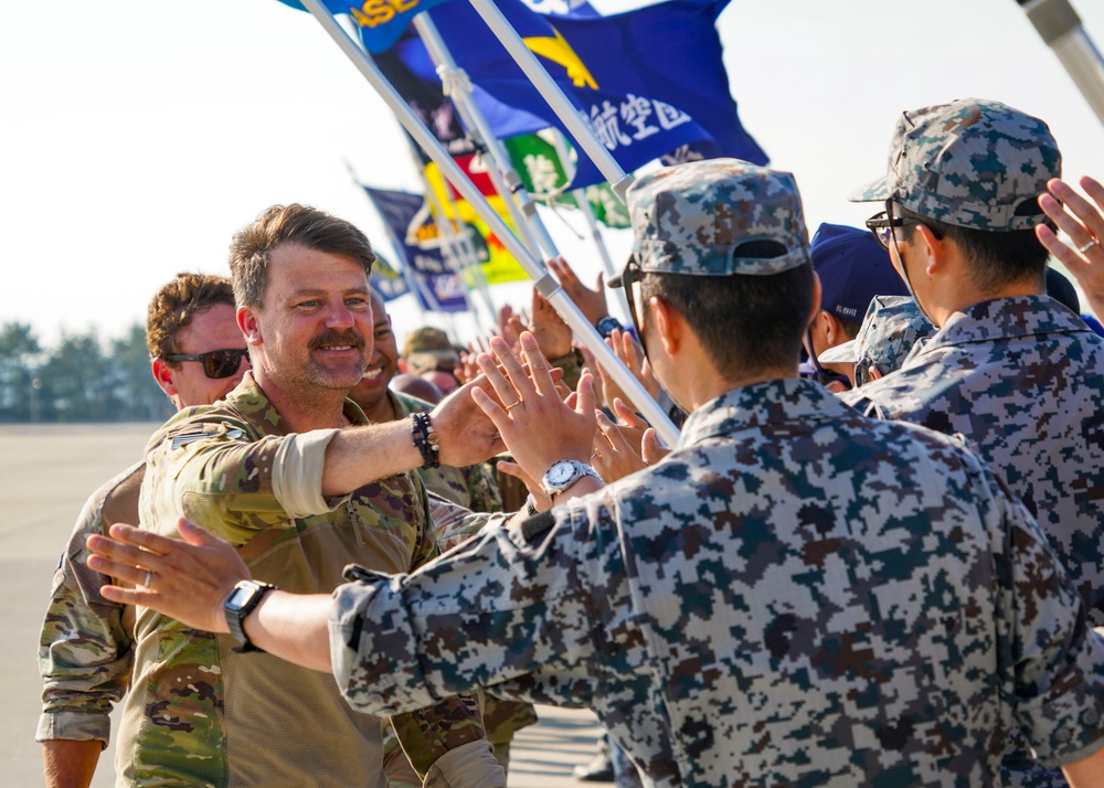 146CRT departs Matsushima, says goodbye to JASDF partners