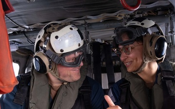 Oxnard native reenlists aboard Navy helicopter