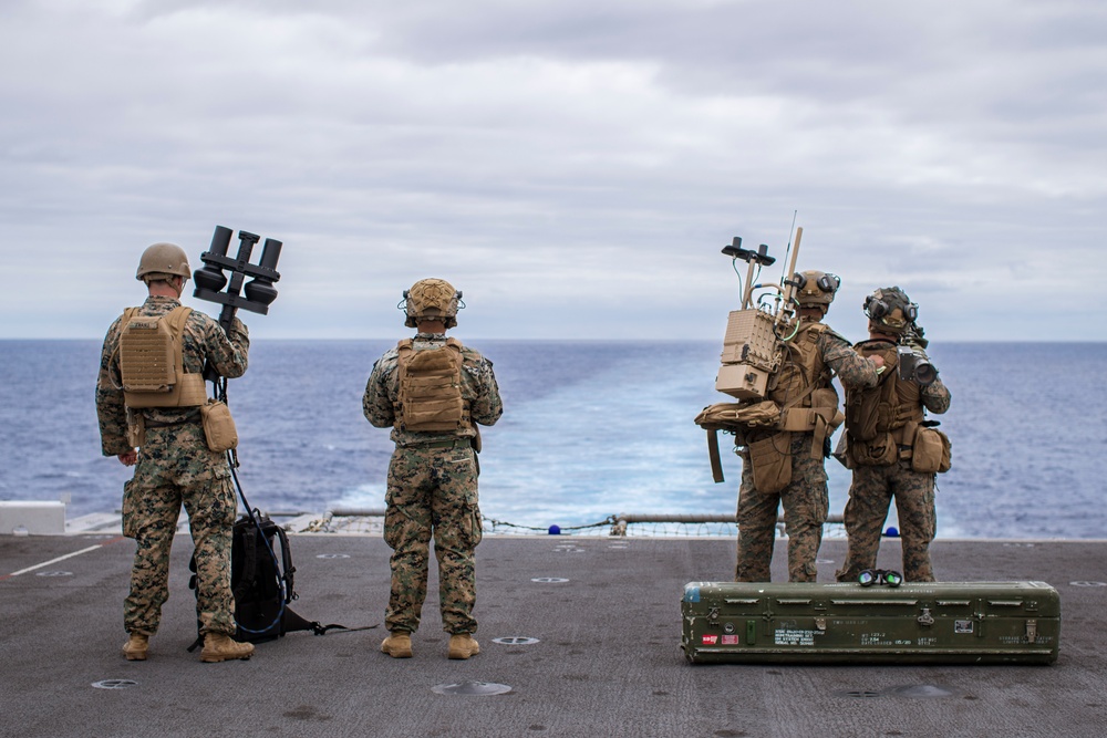 Keep Your Head on a Swivel: 15th MEU, USS Boxer Conduct Counter-UAS Drill