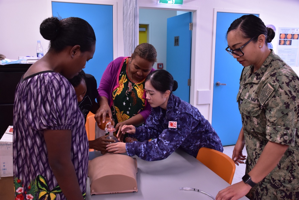 Pacific Partnership Provides Basic Life Saving Skills Training in Vanuatu