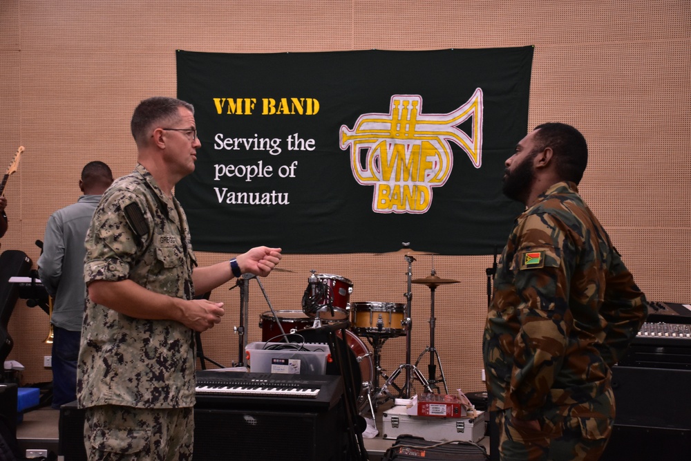 Pacific Partnership Provides Musical Entertainment in Vanuatu