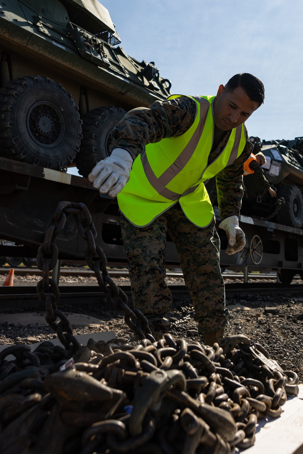 1st LAR Bn. Marines, LAVs arrive to Darwin for Exercise Predator’s Run 24