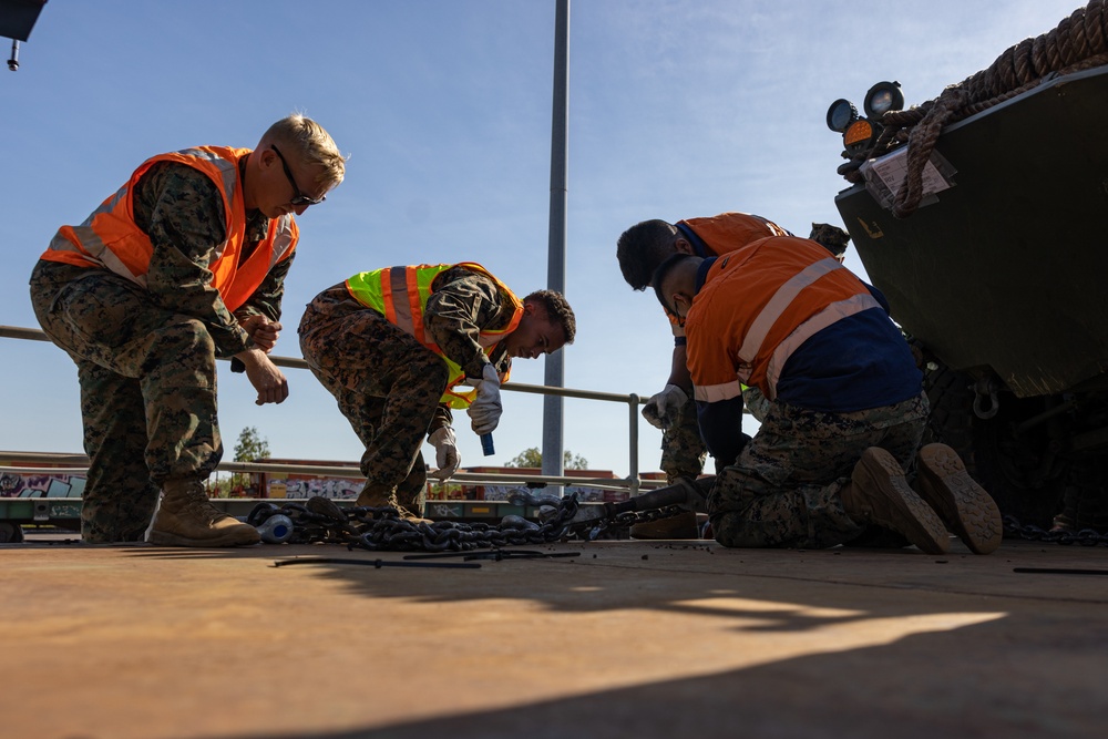 1st LAR Bn. Marines, LAVs arrive to Darwin for Exercise Predator’s Run 24