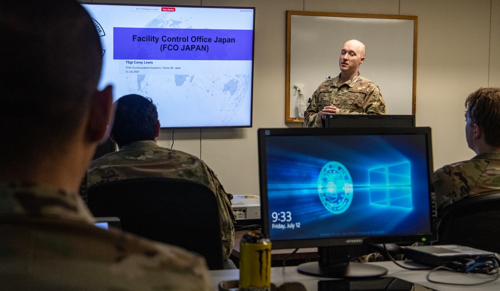 Defense information sites gather for annual FCO conference, discuss network, information capabilities