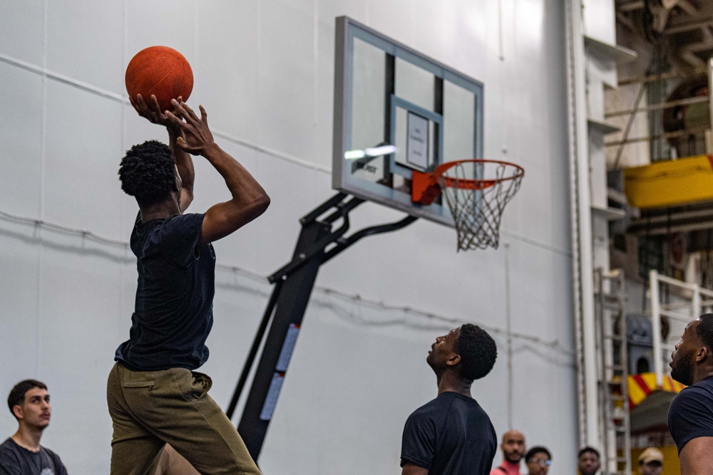 USS Ronald Reagan (CVN 76) MWR hosts basketball tournament