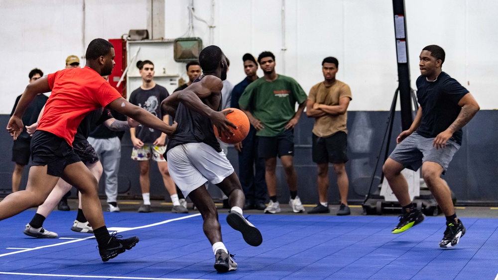 USS Ronald Reagan (CVN 76) MWR hosts basketball tournament