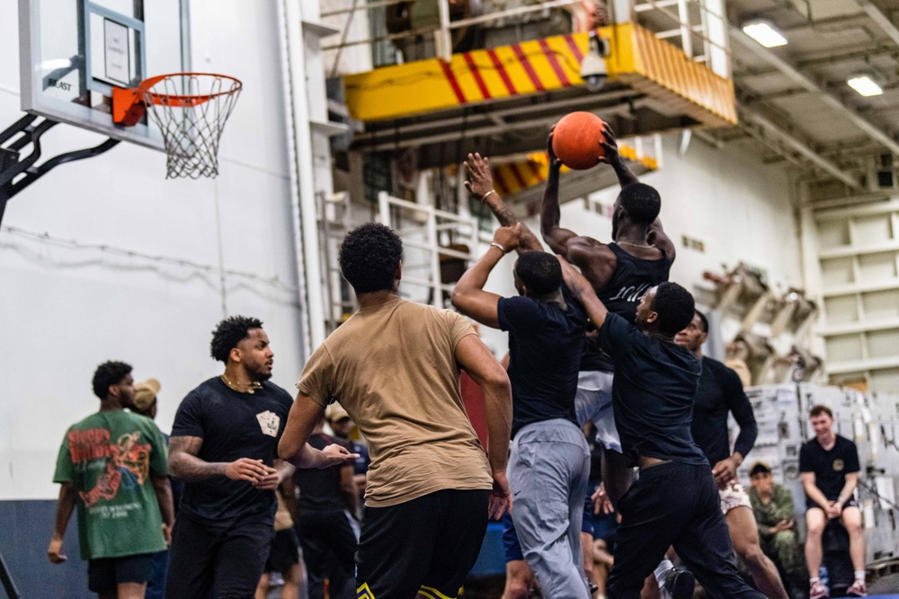 USS Ronald Reagan (CVN 76) MWR hosts basketball tournament