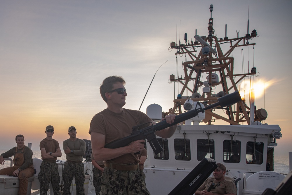 USCGC Glen Harris Conducts Pyrotechnics Training in the U.S. 5th Fleet AOO