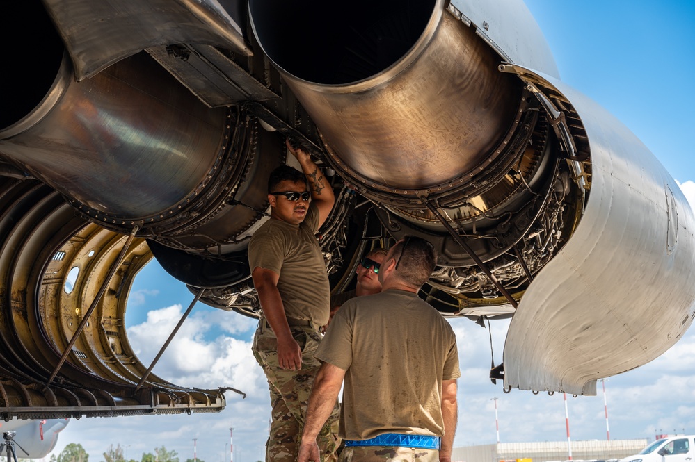 Maintenance during Bomber Task Force 24-4