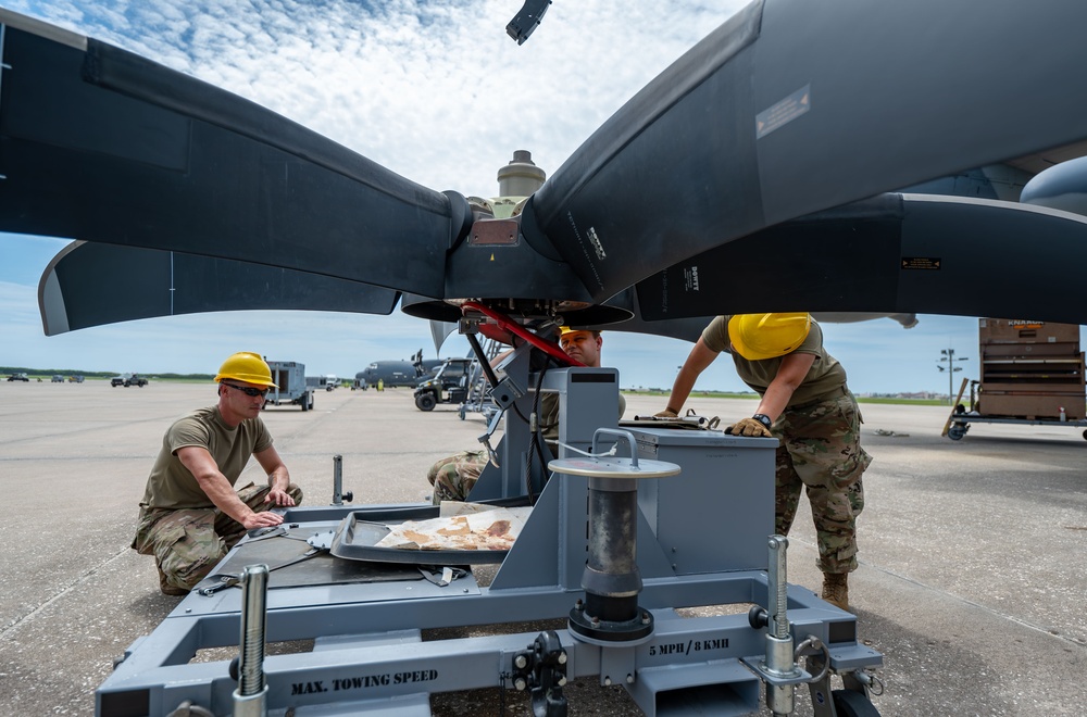 Installation of a propeller on the HC-130J Combat King II aircraft