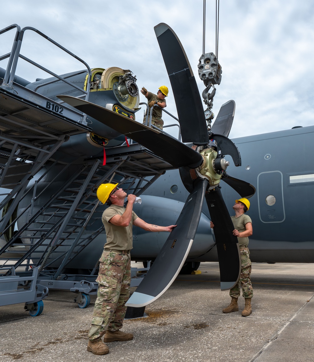 Installation of a propeller on the HC-130J Combat King II aircraft