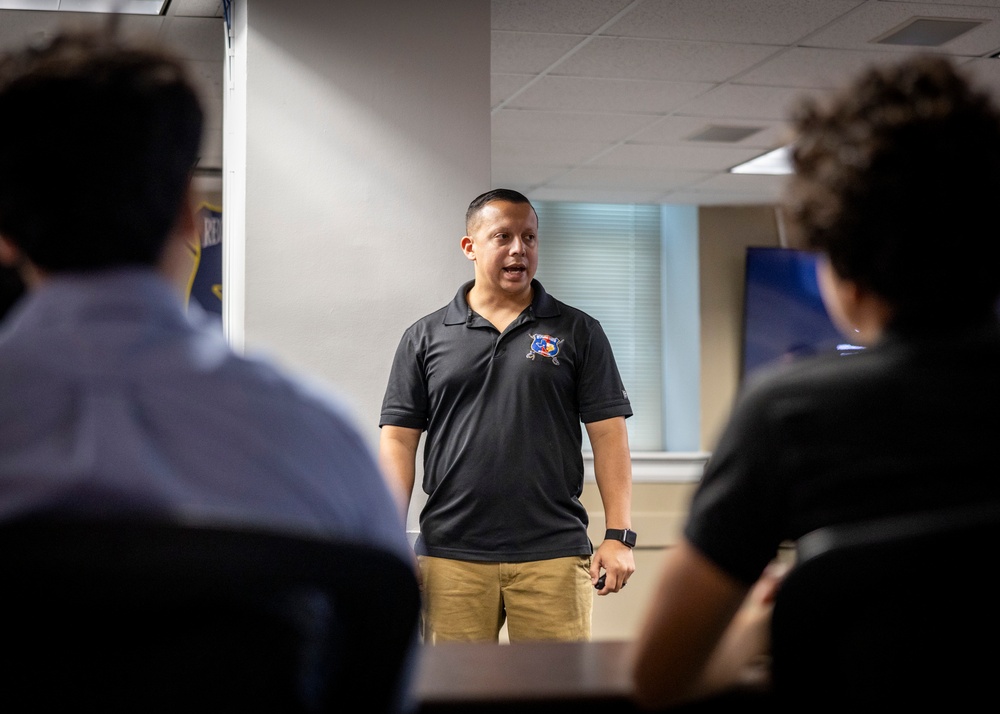 Houston poolees conduct Moment of Truth and ship to MCRD