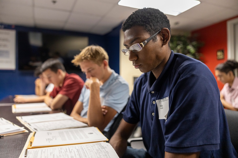 Houston poolees conduct Moment of Truth and ship to MCRD