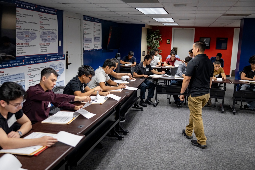 Houston poolees conduct Moment of Truth and ship to MCRD