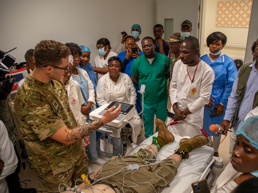 US Army Reserve medical team trains Angolan counterparts on electrocardiogram use