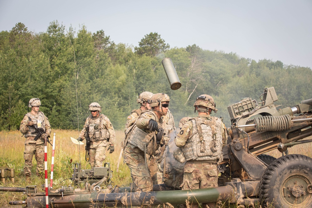 DVIDS - Images - Iowa Soldiers fire Howitzer [Image 2 of 2]