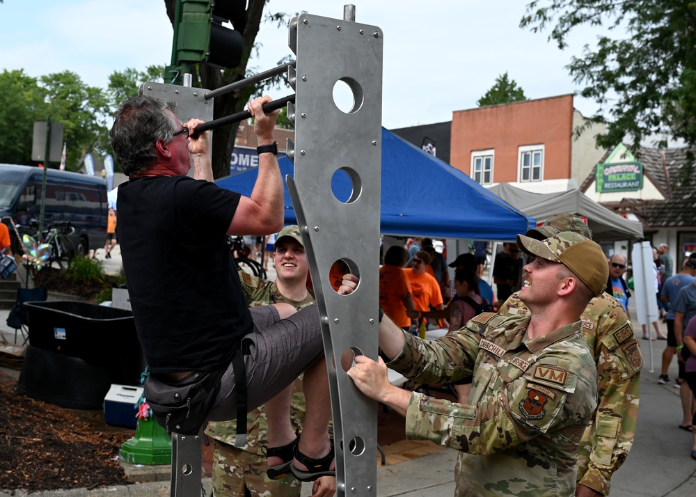 Air Force Cycling team partners with Air Force Recruiting Service at RAGBRAI ‘24