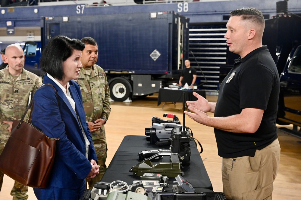 DASD Mary Beth Morgan visits D.C. National Guard