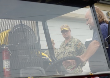 Rear Admiral Lahti visits Fire Station 15 onboard Cheatham Annex
