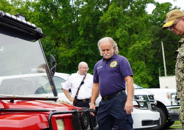 Rear Admiral Lahti visits Fire Station 15 onboard Cheatham Annex