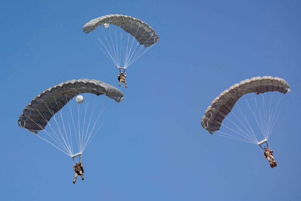 JBER’s Arctic Thunder Open House demonstrates Air Force and Army capabilities