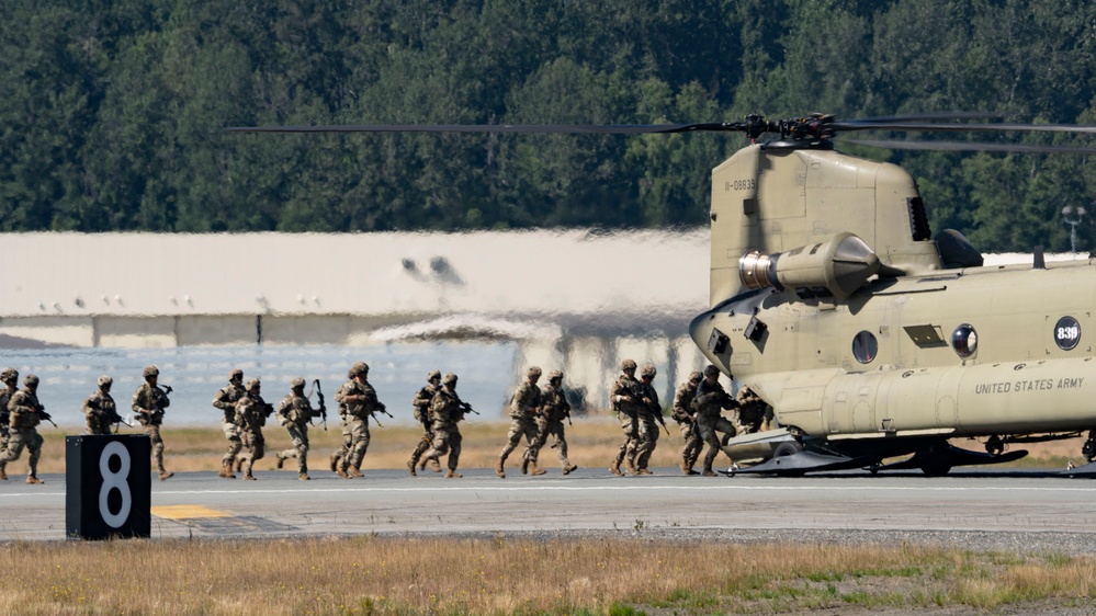 JBER’s Arctic Thunder Open House demonstrates Air Force and Army capabilities