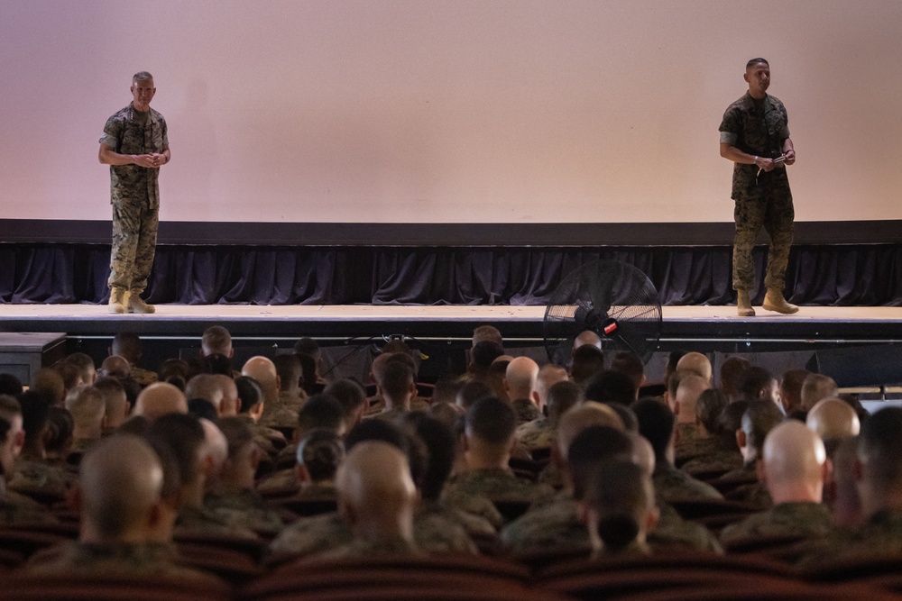 CMC and SMMC Visit MCRD San Diego