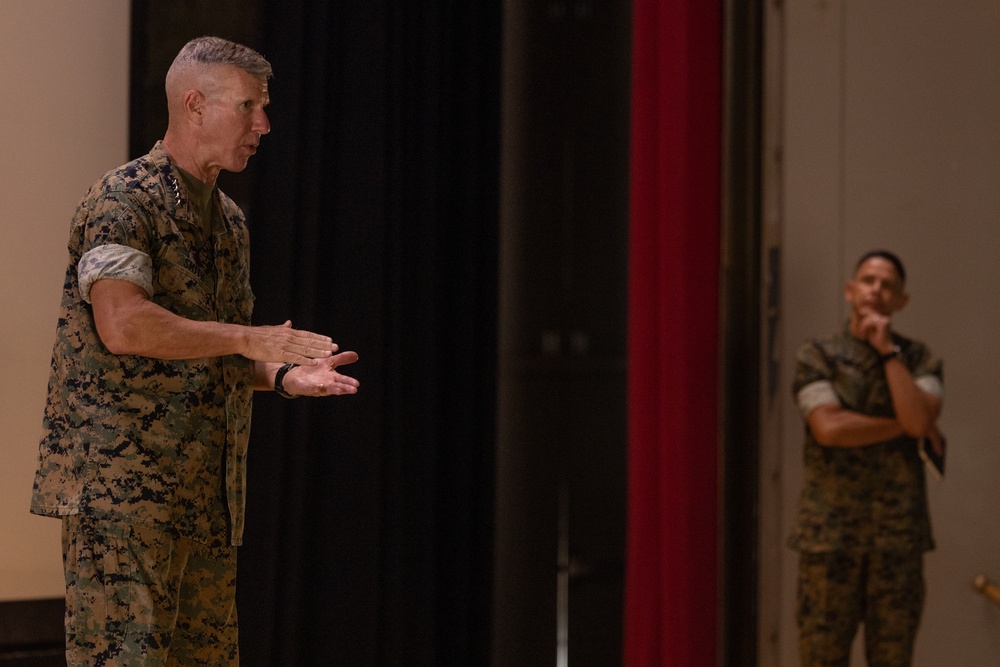 CMC and SMMC Visit MCRD San Diego