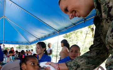 Continuing Promise 2024 treat patients in Valle La Estrella in Limón, Costa Rica