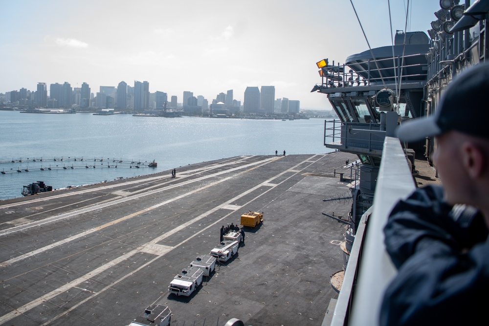 DVIDS - Images - Nimitz Sailor Looks Out At San Diego [Image 7 of 15]