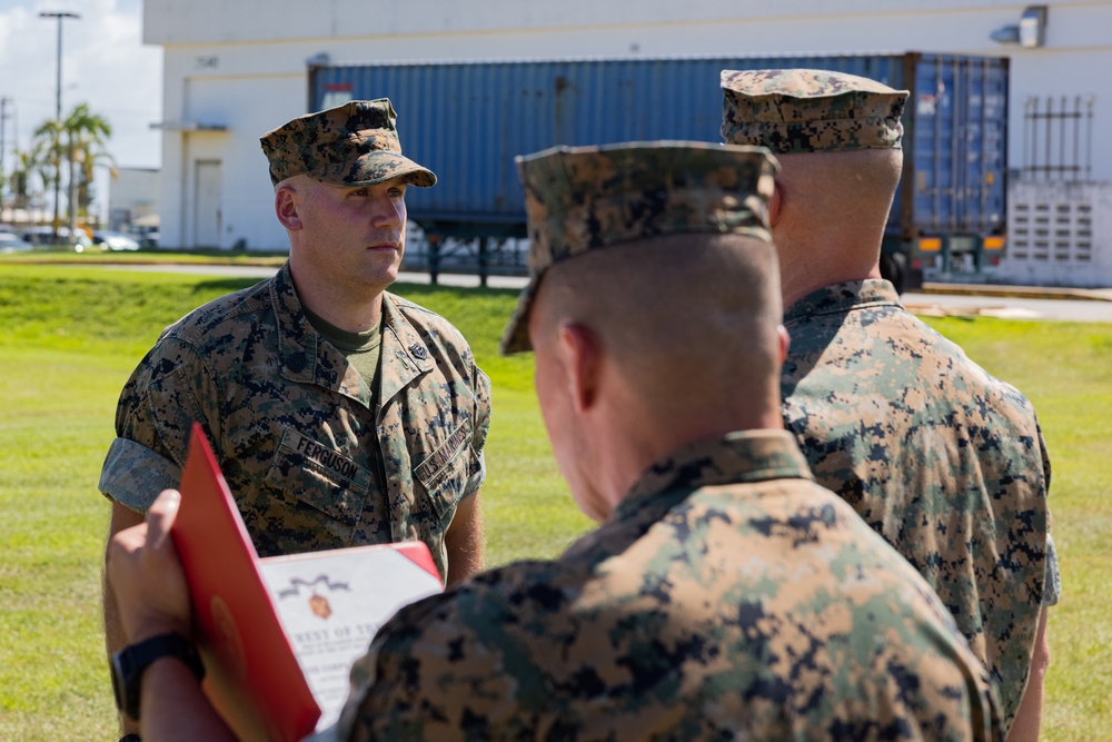 Gunnery Sgt. Ferguson receives Navy and Marine Corps Commendation Medal