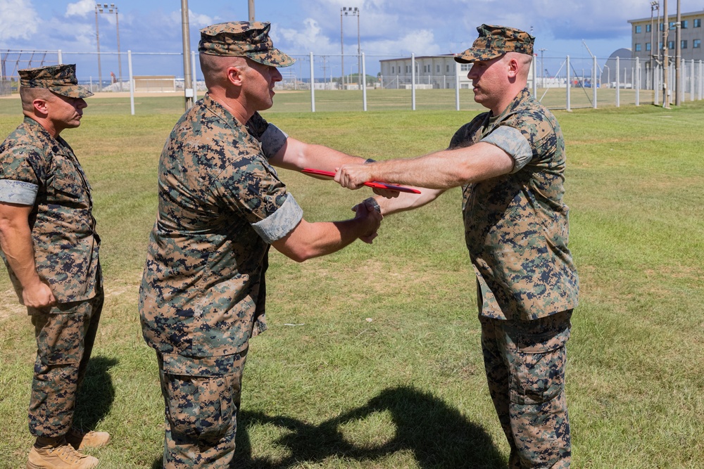 Gunnery Sgt. Ferguson receives Navy and Marine Corps Commendation Medal