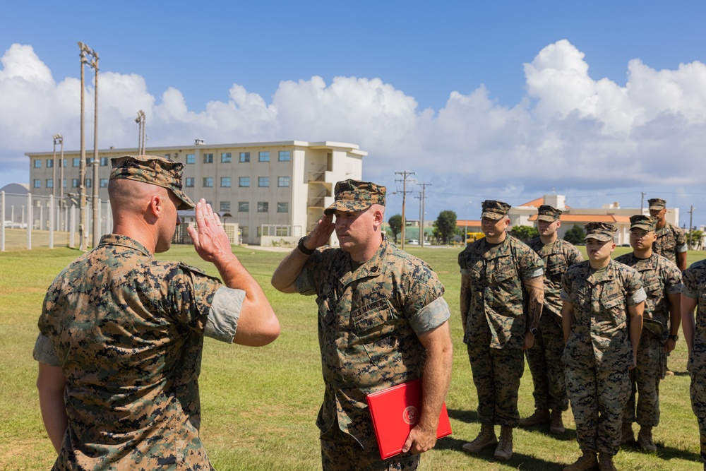 Gunnery Sgt. Ferguson receives Navy and Marine Corps Commendation Medal