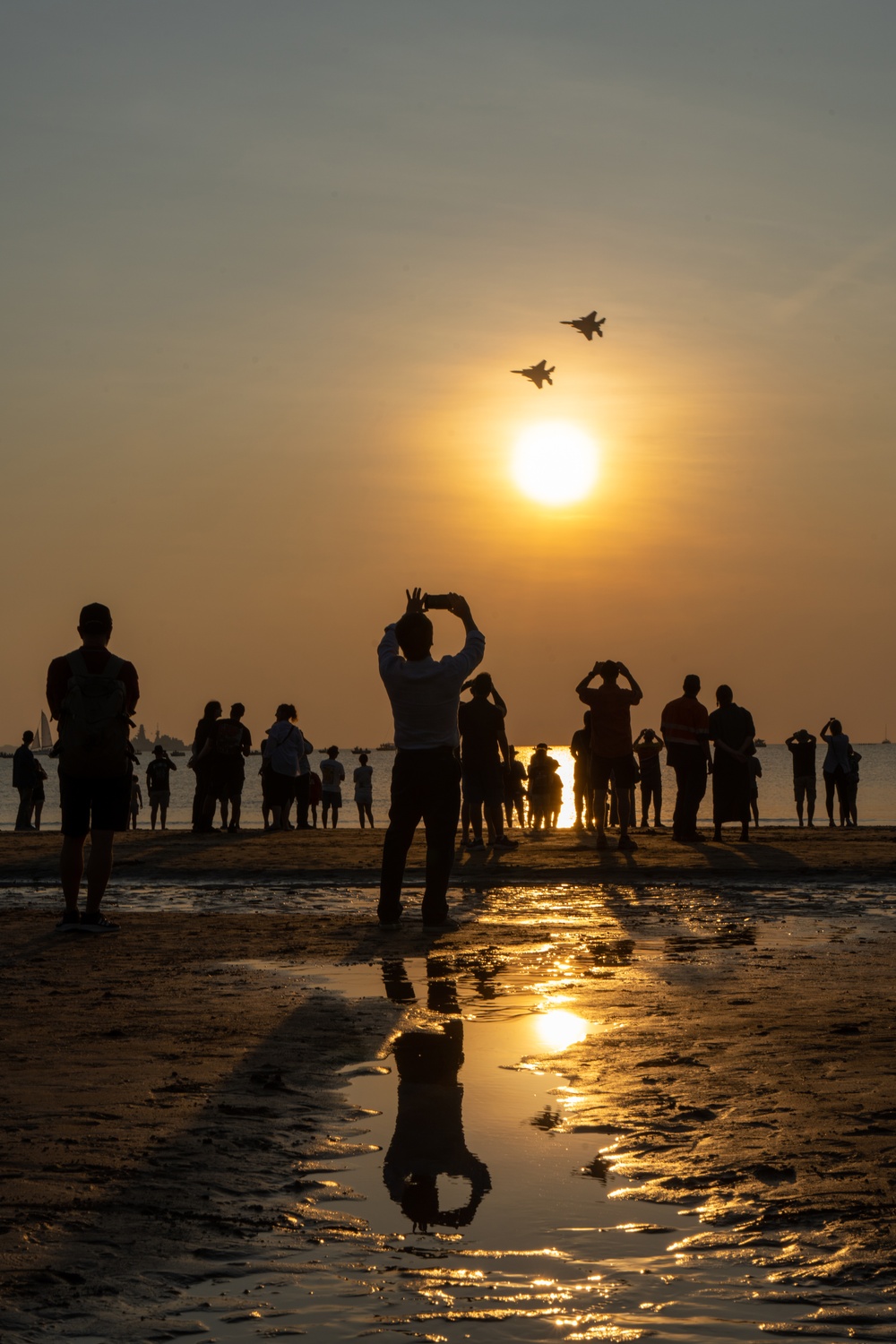 MRF-D 24.3 participates in Mindil Beach Flying Display