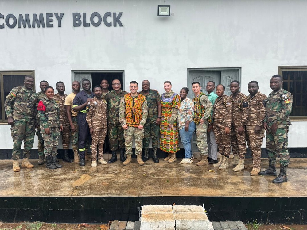 – From 8 May to 31 May a veterinarian and an animal care specialist from Public Health Command Europe supported the three week-long medical readiness exercise in Accra, Ghana.