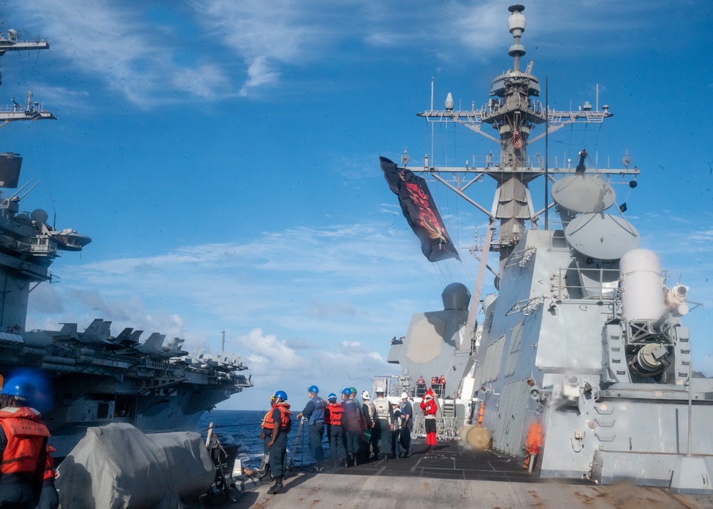 USS Carl Vinson conducts a fueling-at-sea with USS Sterett during RIMPAC 2024
