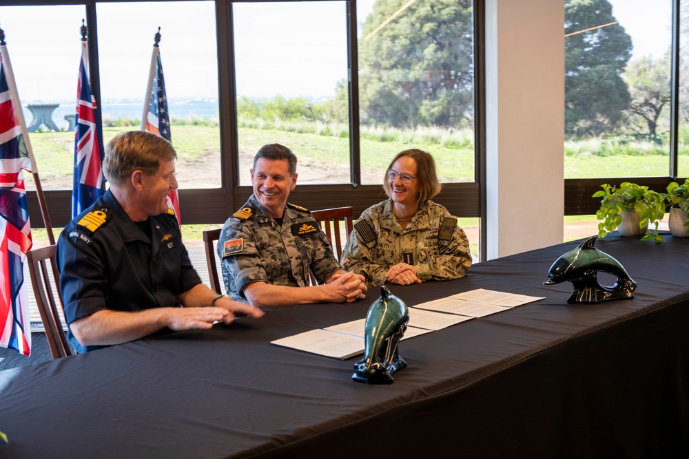 CNO Visits HMAS Stirling