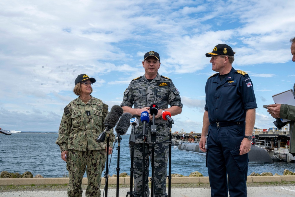 CNO Visits HMAS Stirling