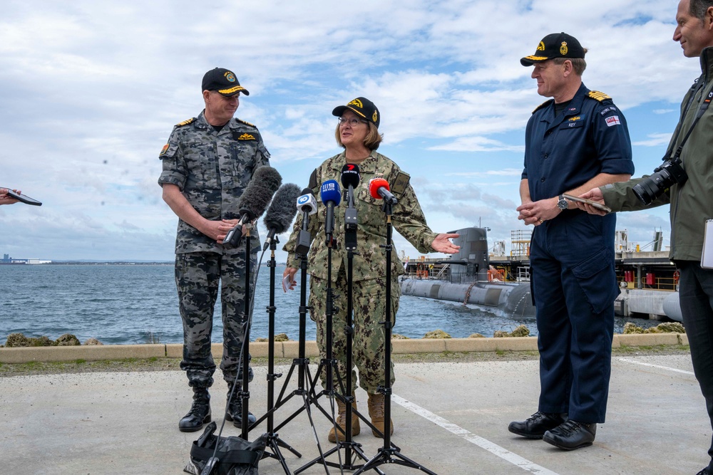 CNO Visits HMAS Stirling