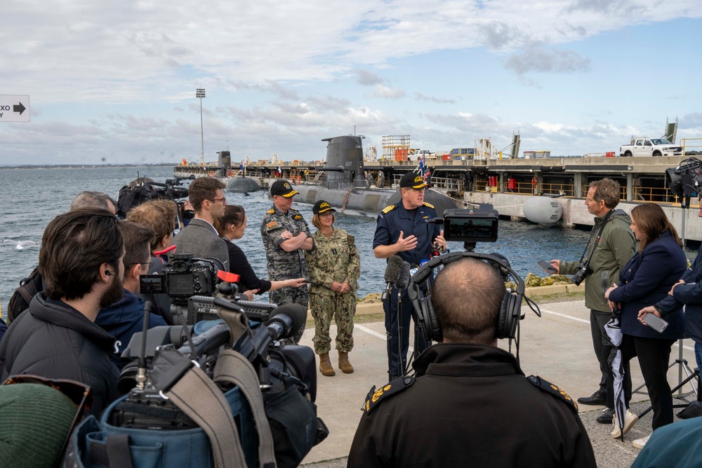 CNO Visits HMAS Stirling