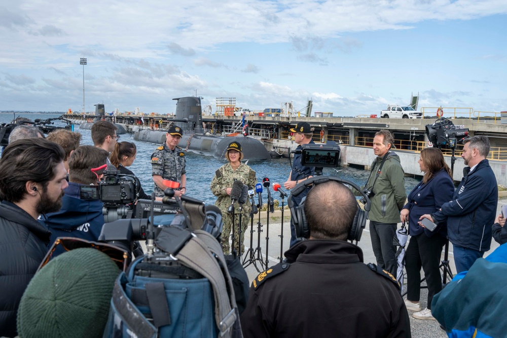 CNO Visits HMAS Stirling