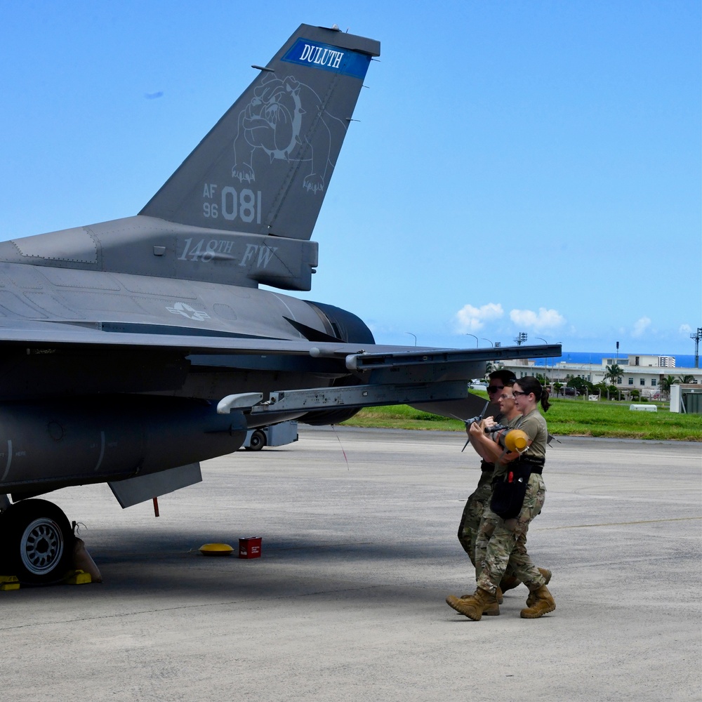 Bulldogs earn top honors at Weapons Load Competition