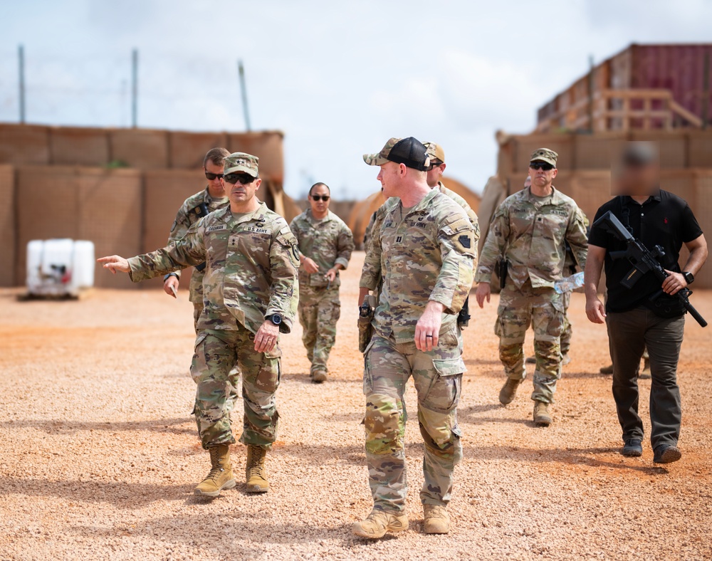 Maj. Gen. Cashman visits Kismayo, Somalia