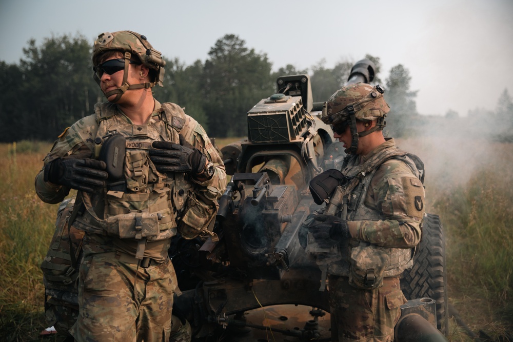 Iowa Army National Guard cannon crewmembers conduct live-fire exercise at Camp Ripley